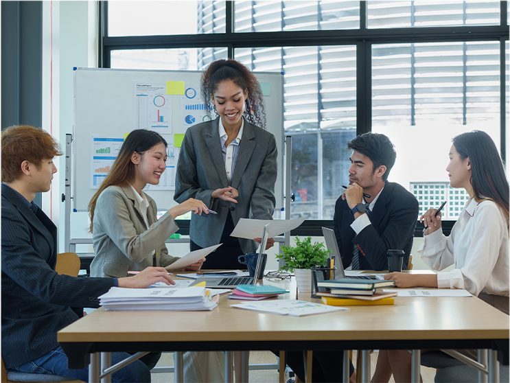 Personas en reunión